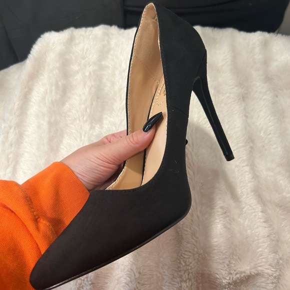 Black Stiletto Pump♣️ New in box / Tried on once - Picture 4 of 6